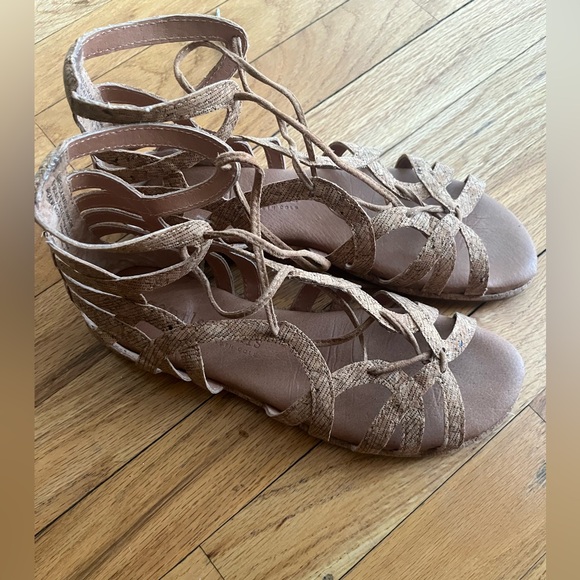 Gentle soles gladiator sandals - Picture 2 of 3